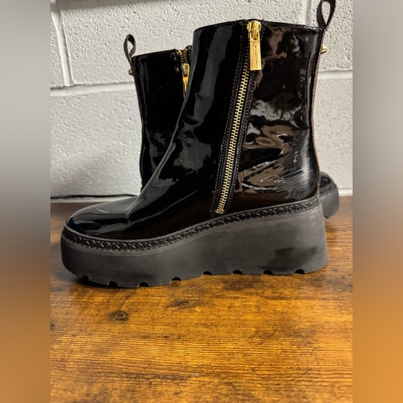 MICHAEL KORS Geller Patent Leather Rubber Wedge‎ Booties  black Size 7M - Picture 6 of 12